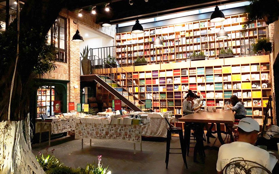 Không gian thoáng và yên tĩnh tại Cafe Sách Nhã Nam Không gian thoáng và yên tĩnh tại Cafe Sách Nhã Nam
