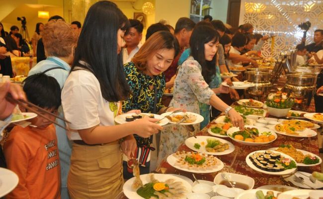Quán chay ngon Quận 1 - Hoa Đăng luôn hút khách Quán chay ngon Quận 1 - Hoa Đăng luôn hút khách